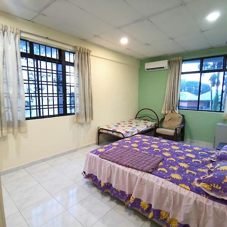 Cosy Homestay Ulu Tiram Eksteriør billede