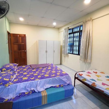 Cosy Homestay Ulu Tiram Eksteriør billede