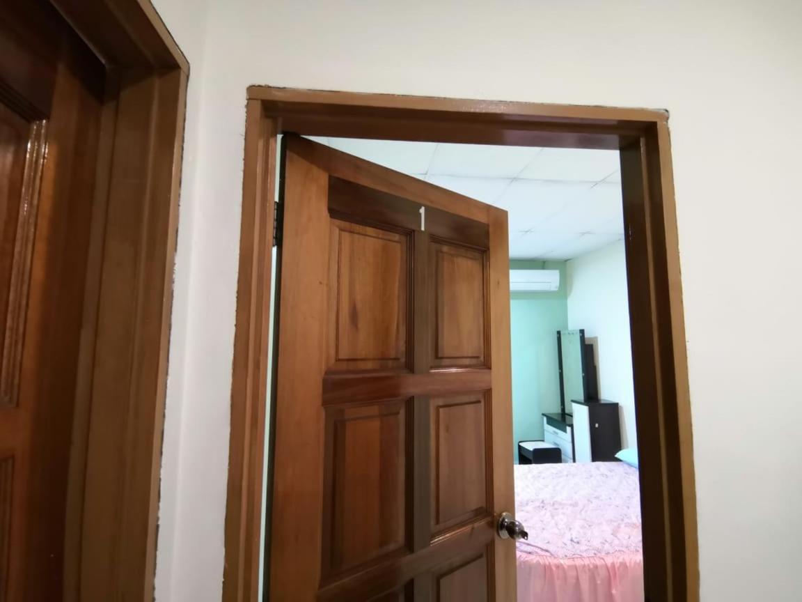 Cosy Homestay Ulu Tiram Eksteriør billede