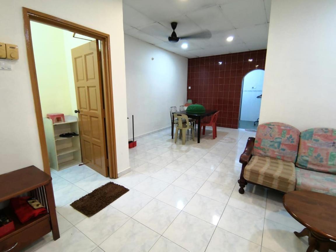 Cosy Homestay Ulu Tiram Eksteriør billede