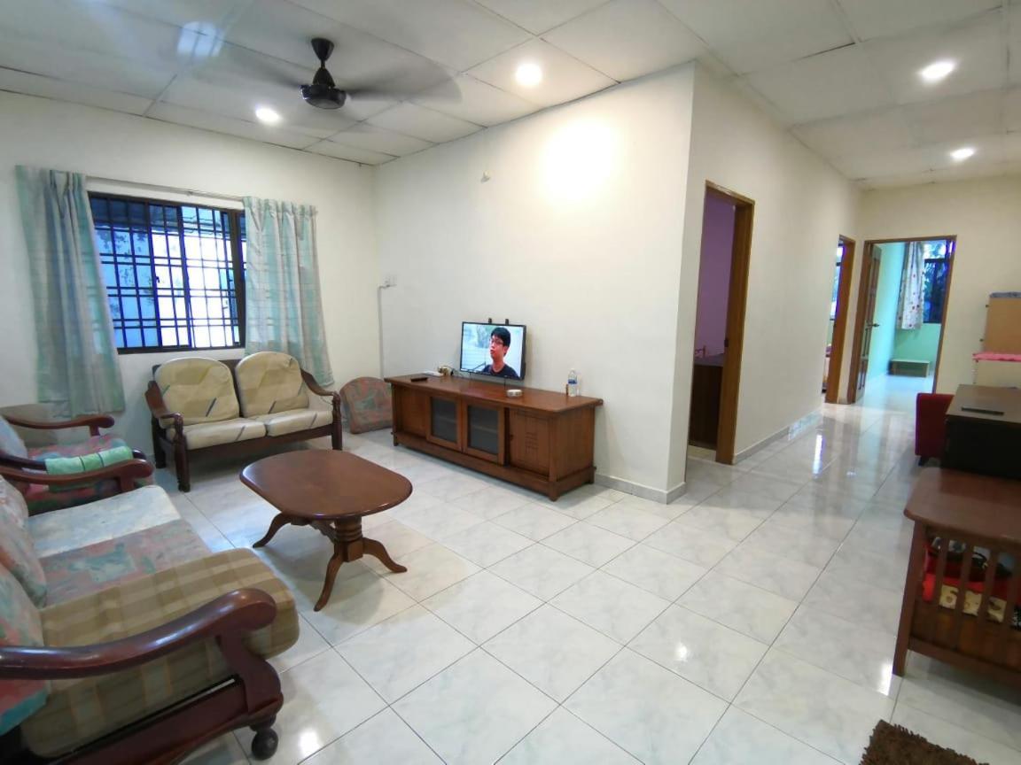 Cosy Homestay Ulu Tiram Eksteriør billede