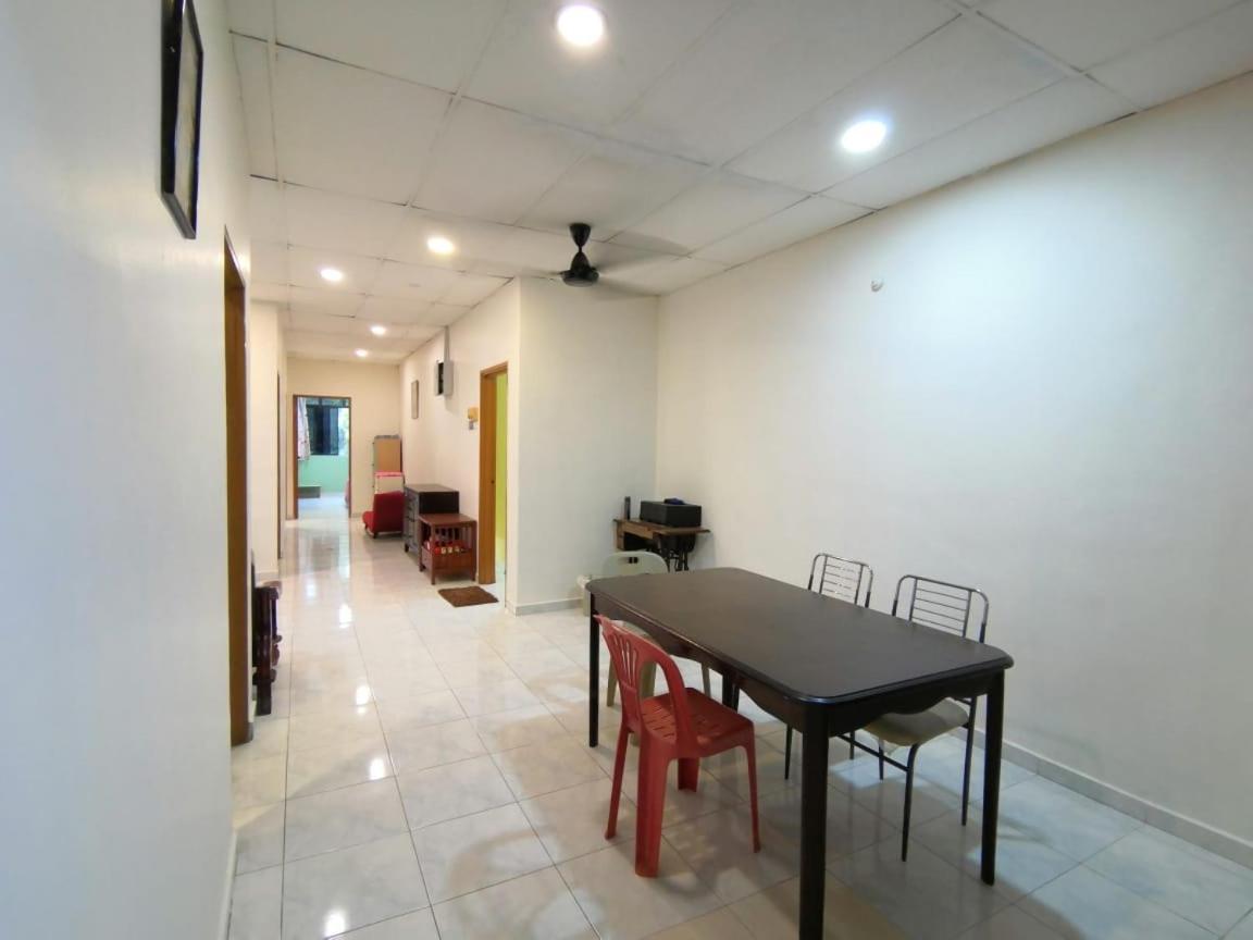 Cosy Homestay Ulu Tiram Eksteriør billede