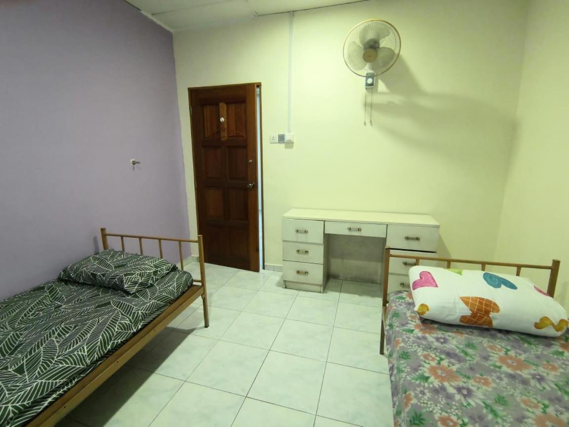 Cosy Homestay Ulu Tiram Eksteriør billede